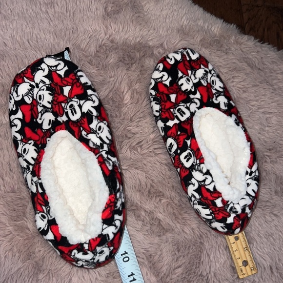 Disney Minnie Mouse black white & red non-slip soft cozy slippers 10” long​ - Picture 4 of 5